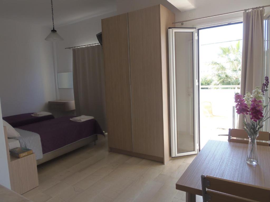 Angelica Studios And Apartments Agia Marina Oda fotoğraf