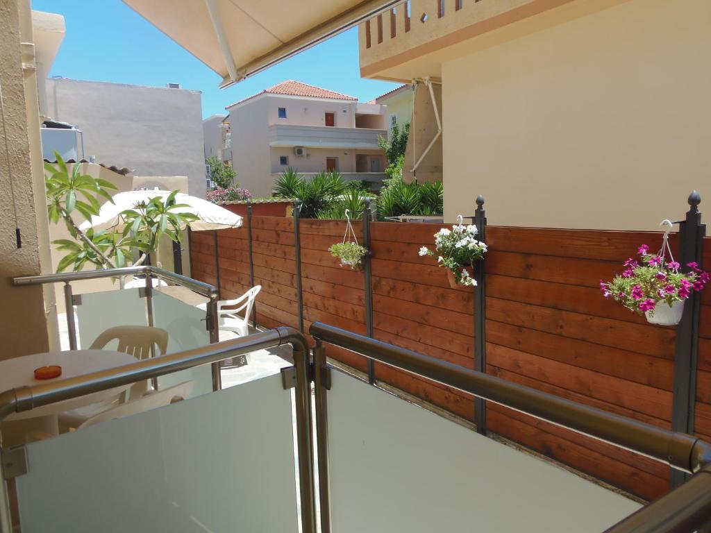 Angelica Studios And Apartments Agia Marina Oda fotoğraf