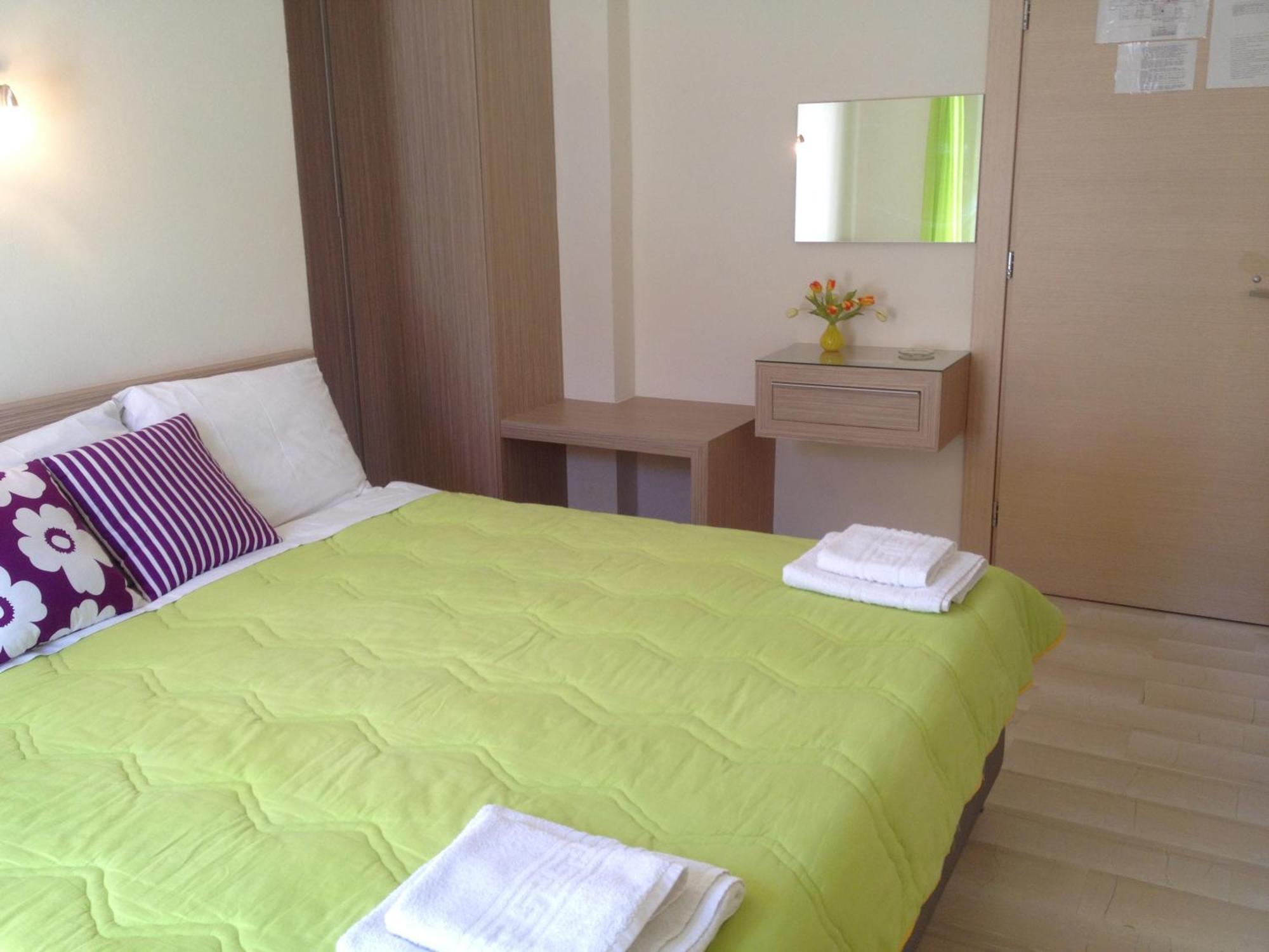 Angelica Studios And Apartments Agia Marina Oda fotoğraf