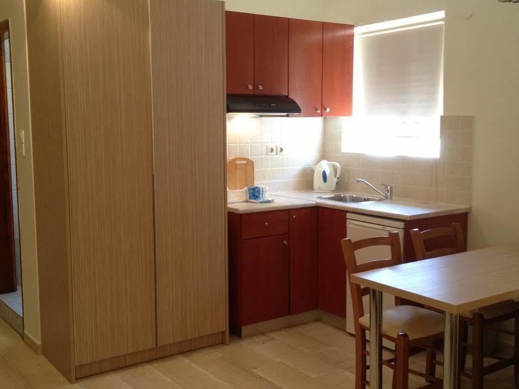 Angelica Studios And Apartments Agia Marina Dış mekan fotoğraf